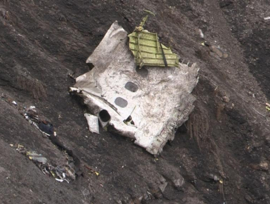 Imagen tomada de un vdeo de los restos del Airbus A320.