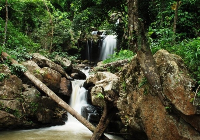 Parte de la cascada situada en la montaa Doi Suthep