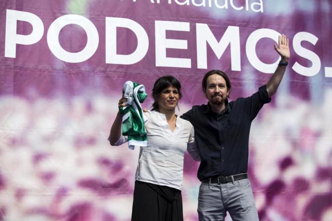 Pablo Iglesias y Teresa Rodrguez, durante un acto electoral en...