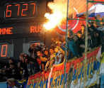 Aficionados rusos en las gradas, durante el partido clasificatorio...
