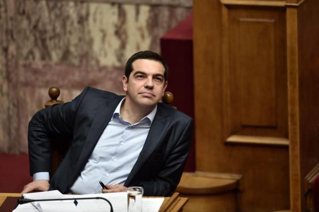 El primer ministro griego, Alexis Tsipras, en el Parlamento el pasado...