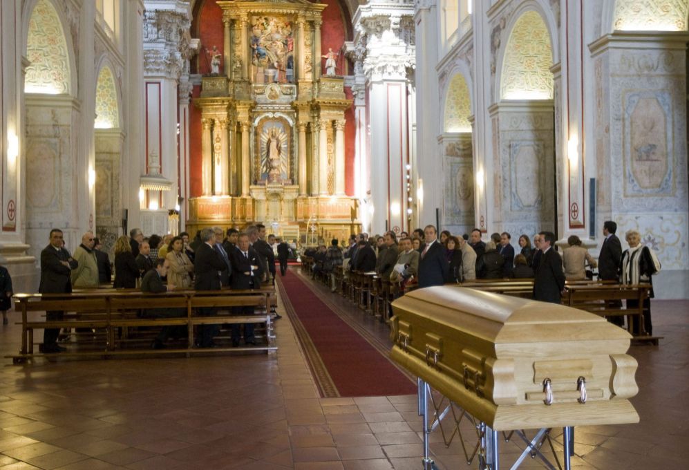 Un momento de la misa funeral por Ana Cristina Placer.