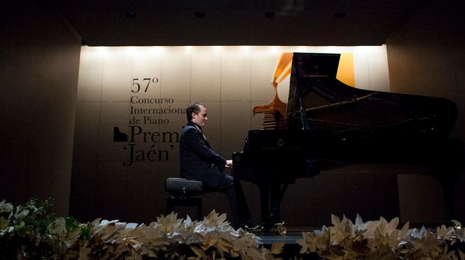 El valenciano Josu de Solaun, durante el concierto inaugural.