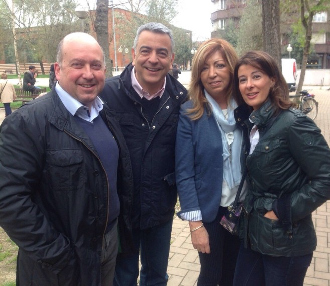 De Andrés, en el centro, con Carmelo Barrio, Laura Garrido y Mari...