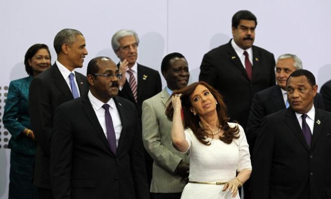 Varios presidentes posan durante la Cumbre de Panam, entre ellos...