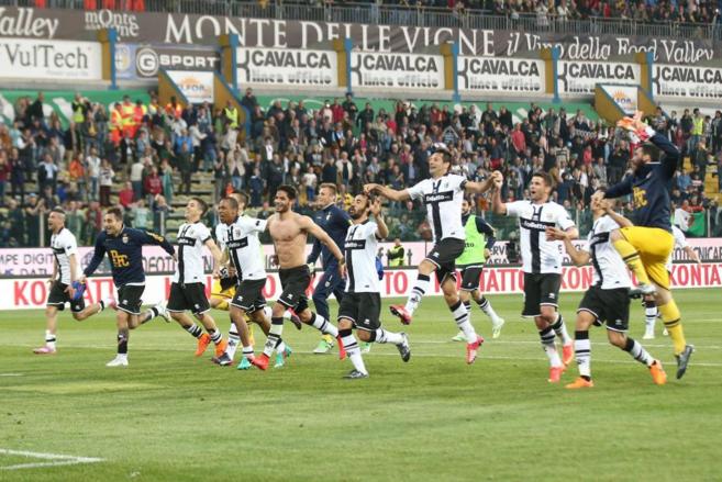 El Parma festejó por todo lo alto su triunfo contra la Juve.