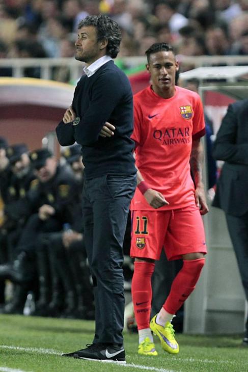 Neymar, tras ser sustituido frente al Sevilla