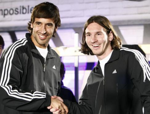 Ral y Messi, en un acto publicitario en diciembre de 2007.