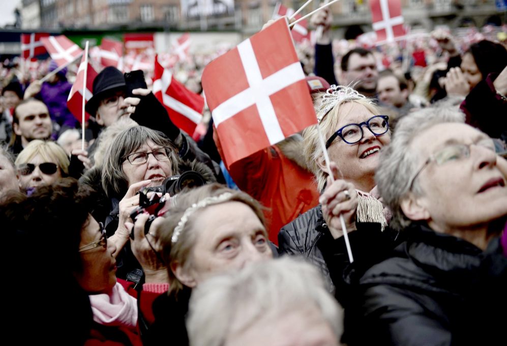 Miles de daneses festejaron con la reina su 75 cumpleaos en un...