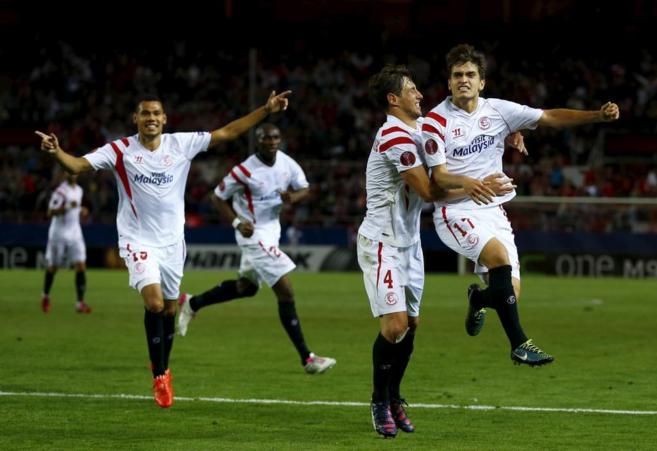 Denis Suarez celebra el segundo gol del Sevilla.