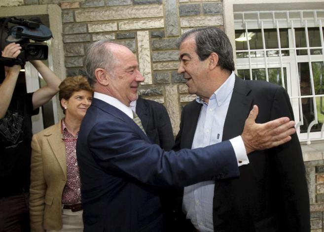 Rodrigo Rato y Fracisco lvarez-Cascos, durante un encuentro en 2012...