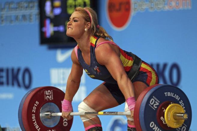 Lidia Valentn compite en la categora de 75 kilos en Campeonatos de...