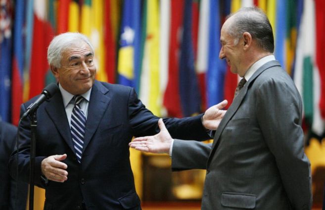Dominique Strauss-Kahn y Rodrigo Rato, ambos directores del FMI en...