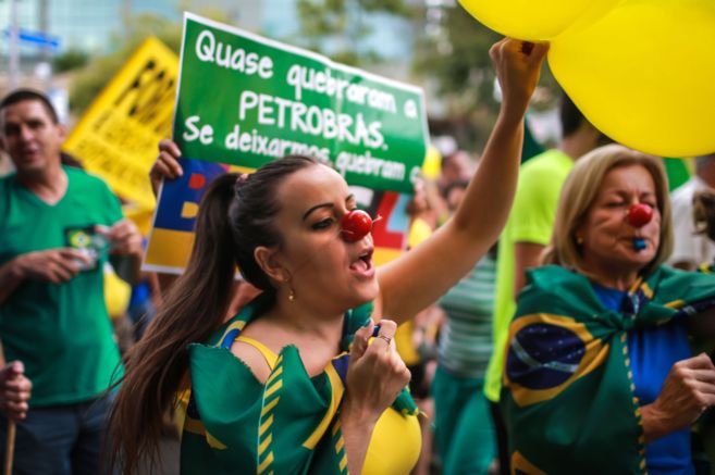Manifestacin en Porto Alegre contra Dilma Rousseff por el 'caso...