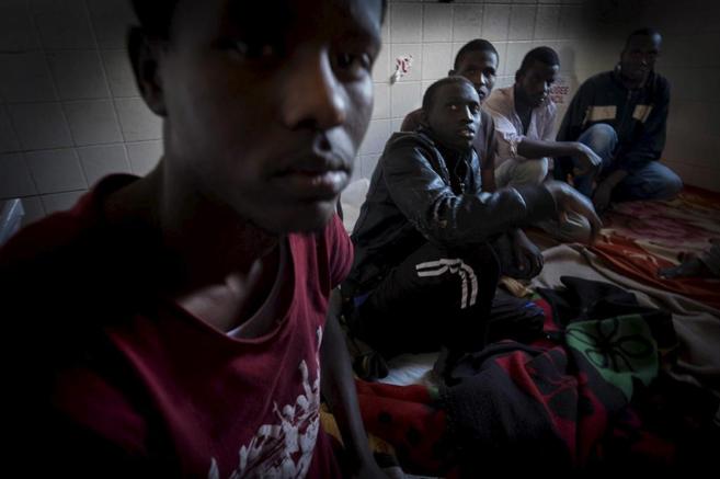Negib, somal de 21 aos, en un centro de internamiento en Libia.