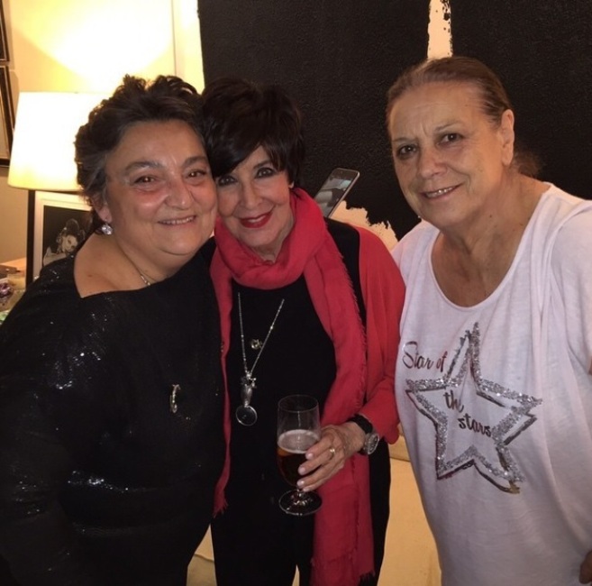 Benarroch con Terele Pvez y Concha Velasco durante la celebracin.
