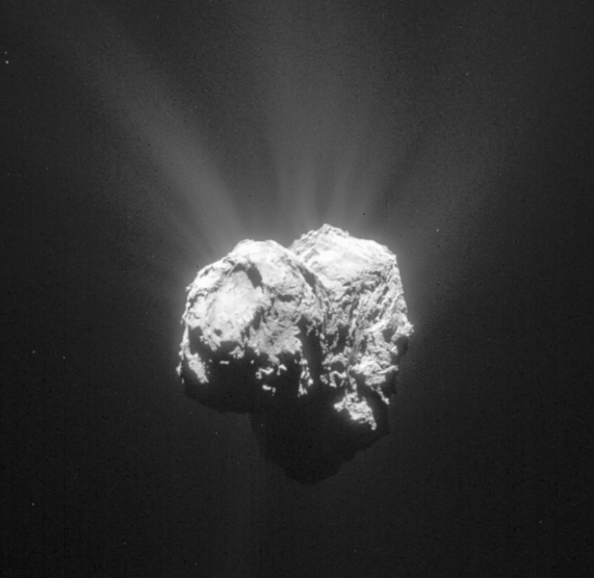 Imagen del cometa 67P / CG tomada el 15 de abril 2015