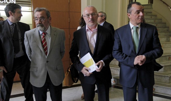 Lafuente, Gonzlez, Montiel (Podemos) y Navarro, en la reunin entre...