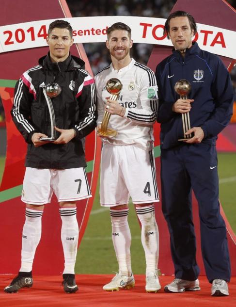 Cristiano, Ramos e Ivan Vucelich recogen los trofeos durante el pasado...