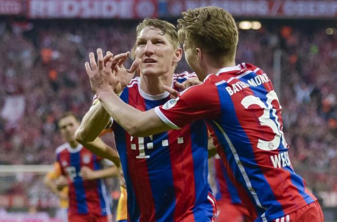 Schweinsteiger celebra el gol de la victoria ante el Hertha.