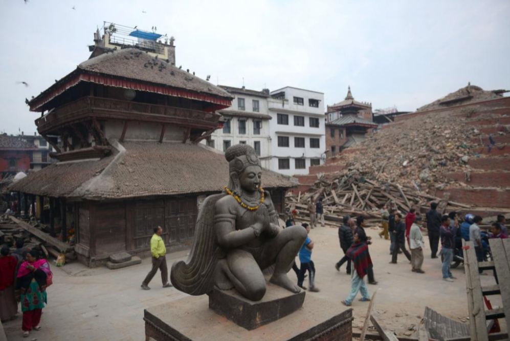 edificios gravemente daados por el terremoto en Katmand.