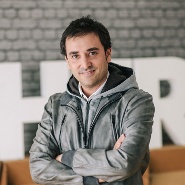Xabier Uribe-Etxebarra, Bilbao, 33 aos. Es un empresario espaol...