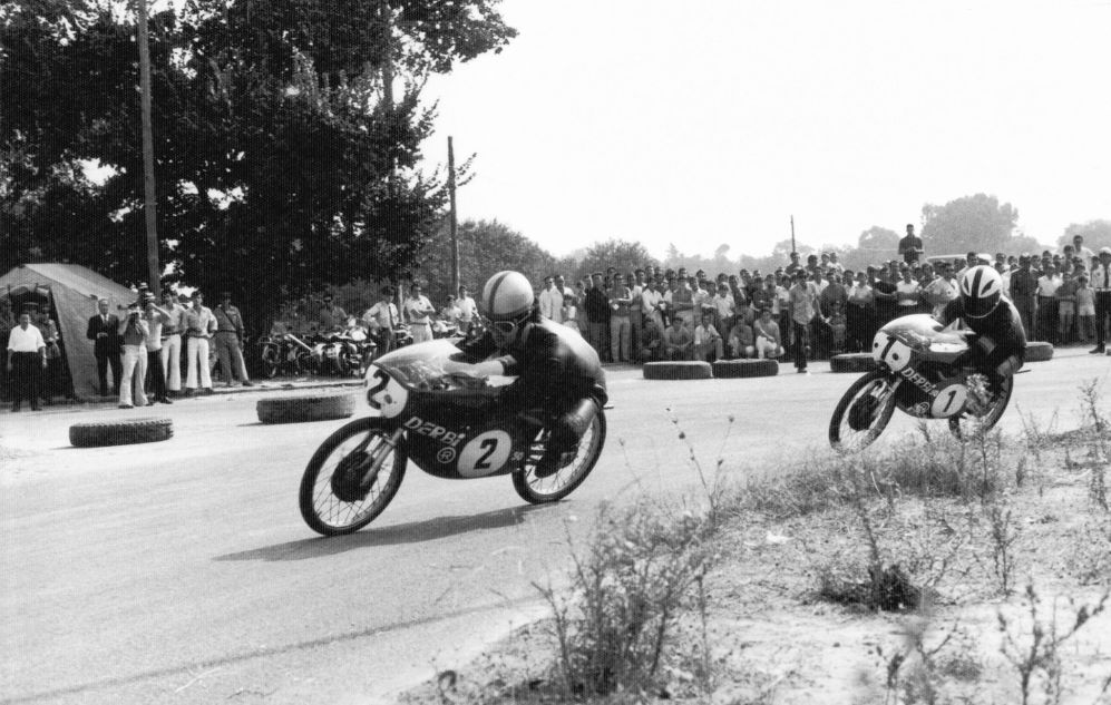 1971. Repsol debuta en las motos. Juan Pars (2) y ngel Nieto,...