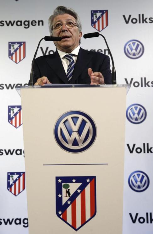 Enrique Cerezo, durante un acto publicitario del club.