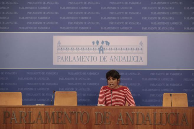 Teresa Rodrguez ofrece una rueda de prensa en el Parlamento de...