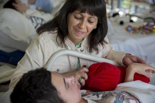 Maite y su hijo Sergio en el Hospital de Cuidado Paliativos Laguna.