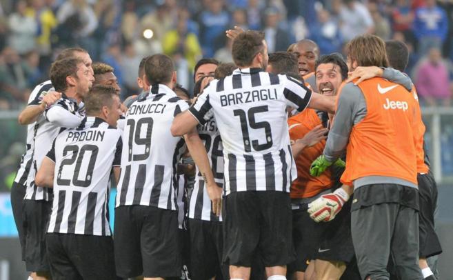 Los jugadores de la Juventus celebran el Scudetto en Gnova nada ms...