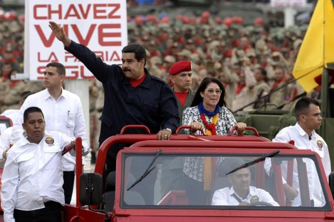Nicolás Maduro junto a su mujer, Cilia Flores.