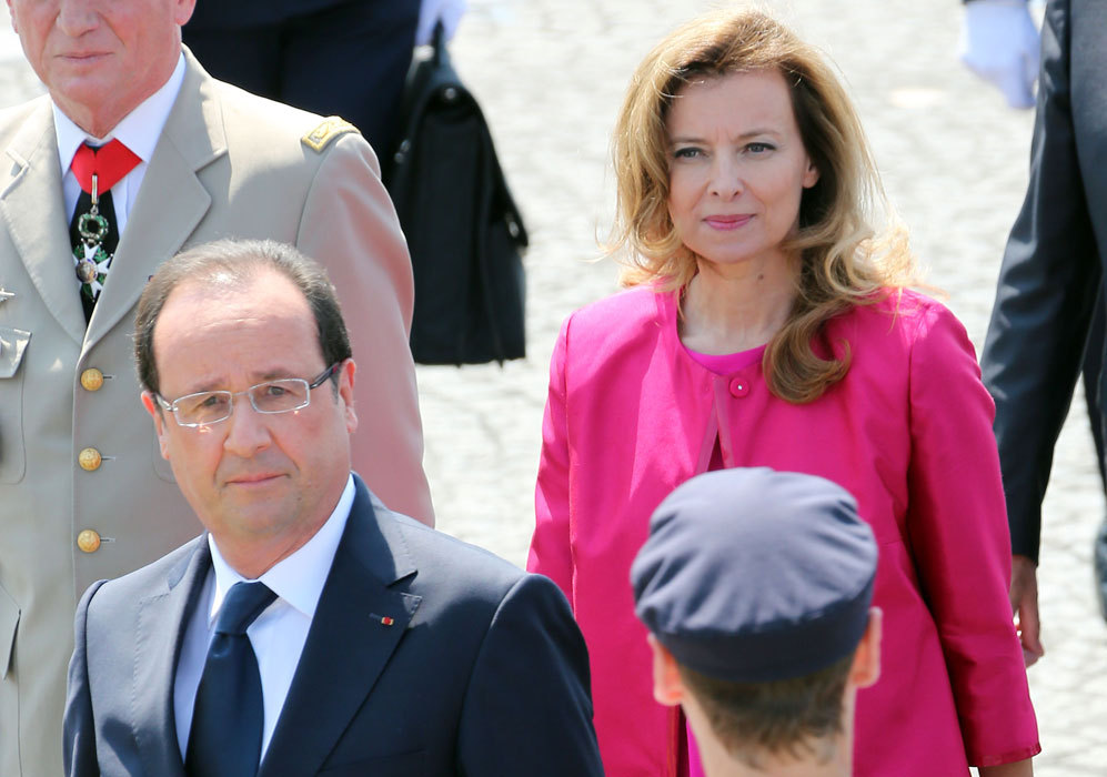 En 14 de julio de 2013, Hollande y Valerie acudieron juntos a las...