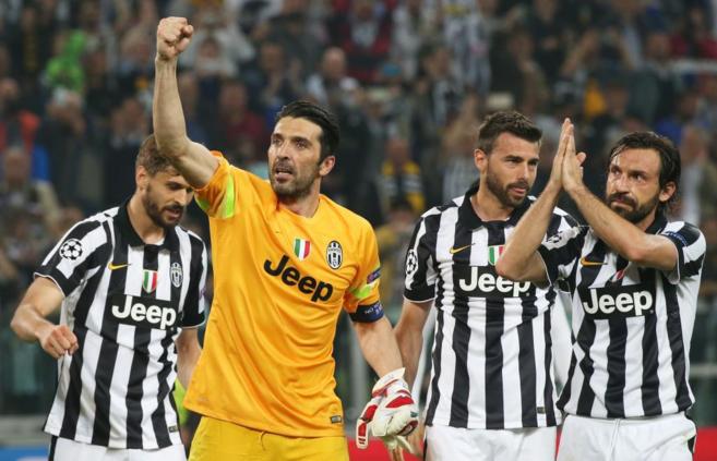 Los jugadores de la Juventus celebran la victoria frente al Real...