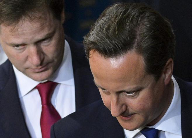 David Cameron (dcha.) y Nick Clegg, en un acto en el Parlamento.