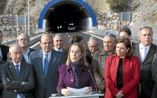 La ministra de Fomento, Ana Pastor, inaugura un tramo de la A-7, en...