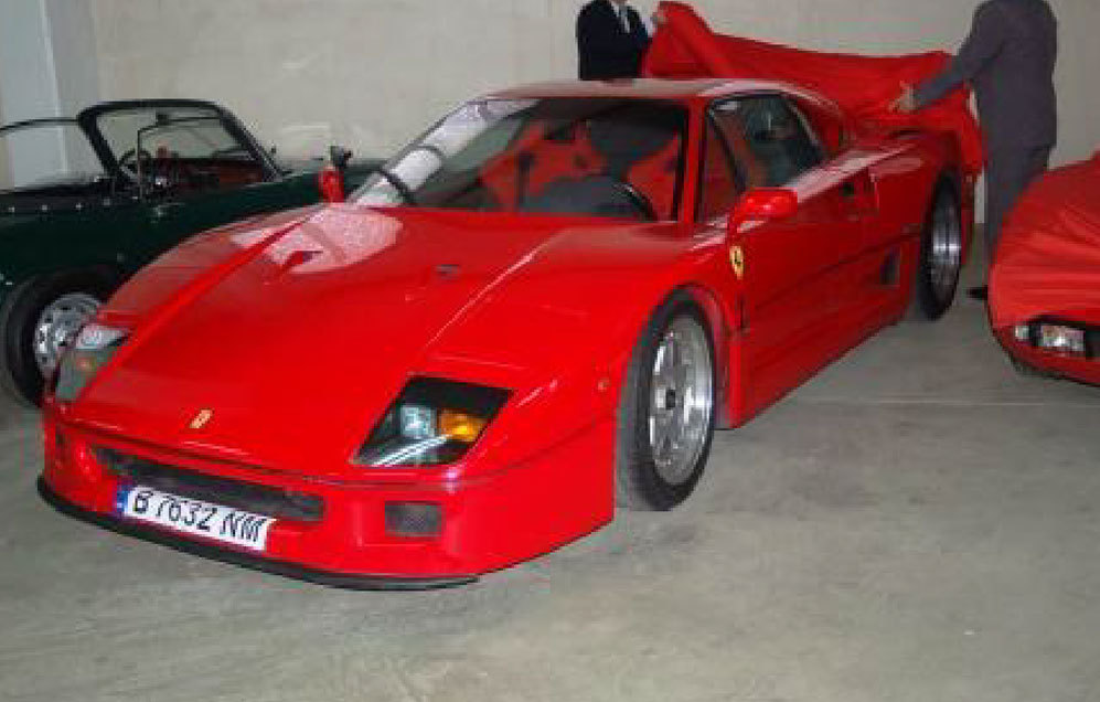 Ferrari F40. Fabricado por el 40 aniversario de la marca, 478...