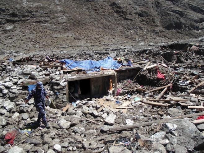 Una vivienda devastada por la avalancha en el valle de Langtang.