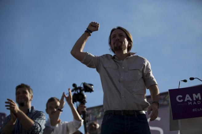 El lder de Podemos, Pablo Iglesias, participa en un mitin junto a...