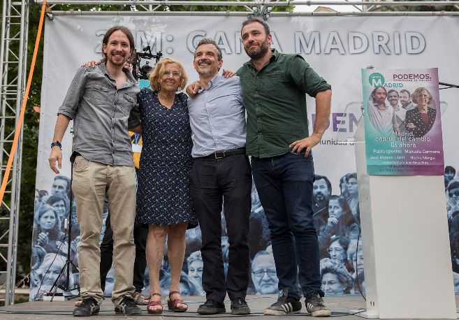 De izda. a dcha: Pablo Iglesias, Manuela Carmena, Jos Manuel Lpez...