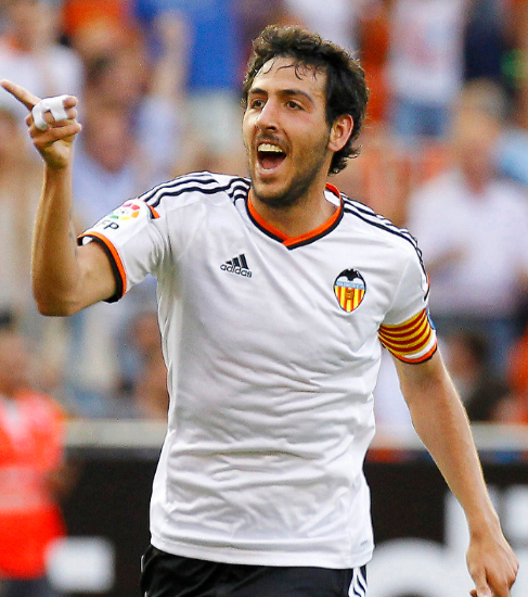 El capitn del Valencia, Parejo, celebra su ltimo gol, ante el...