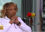 La madre de Whitney Houston, durante un momento de la entrevista.