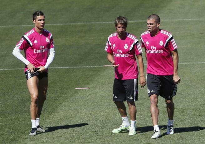 Cristiano, Coentrao y Pepe, durante el entrenamiento del sbado.