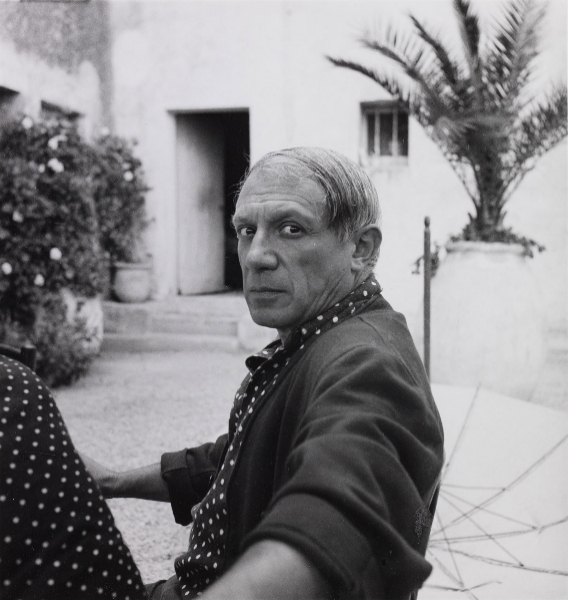 LEE MILLER (1907-1977). 'Retrato de Picasso en Htel Vaste Horizon' (1937).
