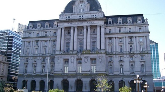 La fachada del Palacio de Correos.