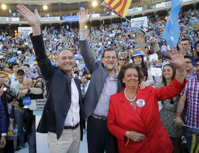 Alberto Fabra, Mariano Rajoy y Rita Barber, en el mitin de hoy en...