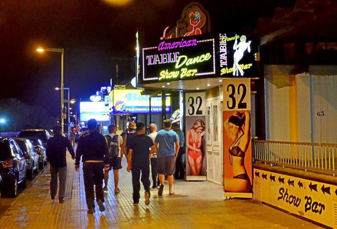 Uno de los clubes nocturnos investigados en Playa de Palma por su...