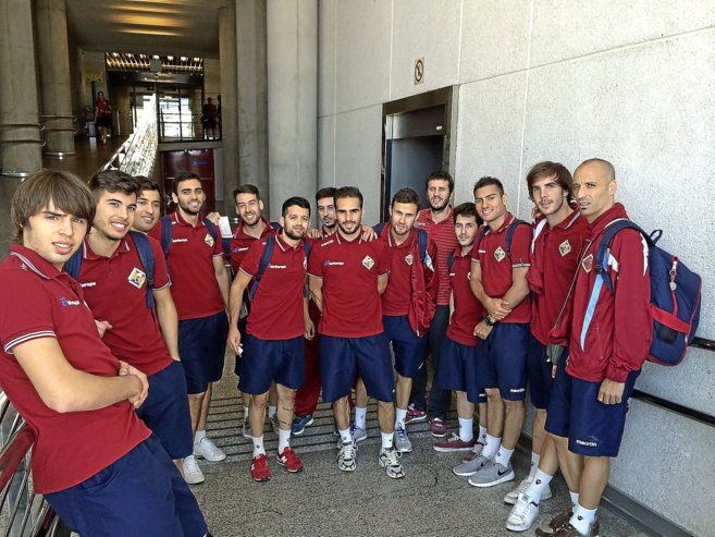 La plantilla del Palma Futsal antes de embarcar rumbo a Madrid.
