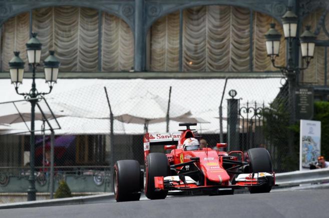 El Ferrari de Sebastian Vettel, durante los entrenamientos.