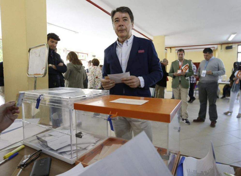 El presidente de la Comunidad de Madrid tambin ha votado.